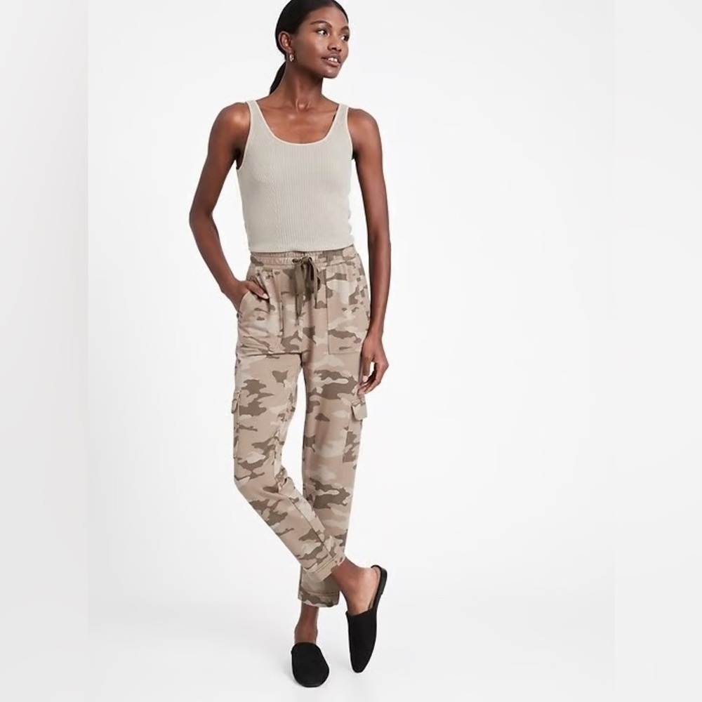 Banana Republic Baby Terry Cargo Joggers Camo Print Size XS